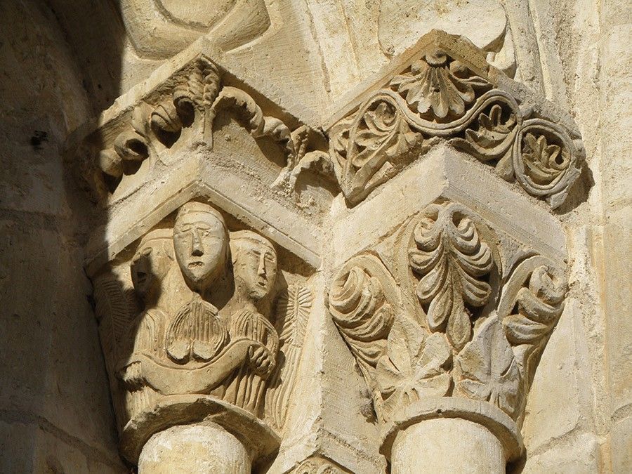 Conferencia de Yésica Ruiz Gallegos: “La arquitectura románica como soporte del discurso cristiano. El diálogo entre la iconografía y los diferentes espacios del templo medieval” (III Jornadas de arte románico de Vitoria-Gasteiz)