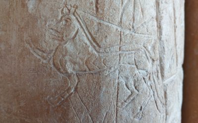 La portada de Virgala Mayor, un muestrario ideal de grafitos históricos